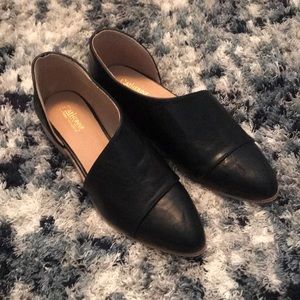 Never been worn!!!! Open side flats!